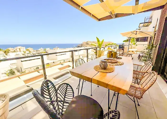 Luxury Designer Apartment - Unbeatable Sea Views